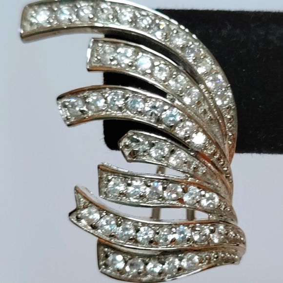 Elegant silver earrings with crystals for pierced ears. Stamped 925. - Picture 1 of 8